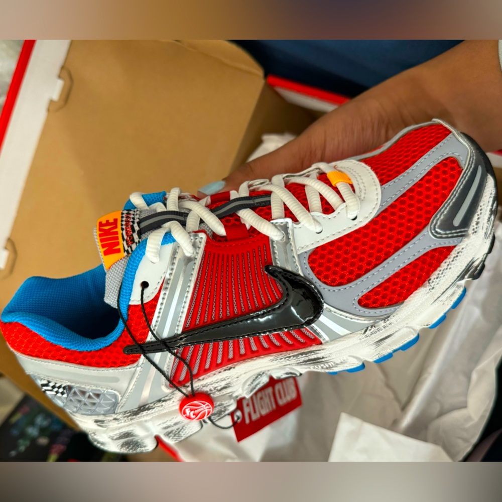 NIKE WMNS AIR ZOOM VOMERO 5 'GUNDAM'